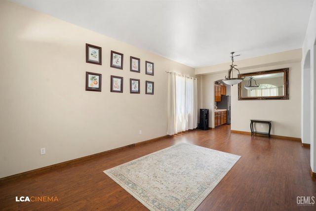 5301 Sand Dollar Court, Bakersfield, CA 93312