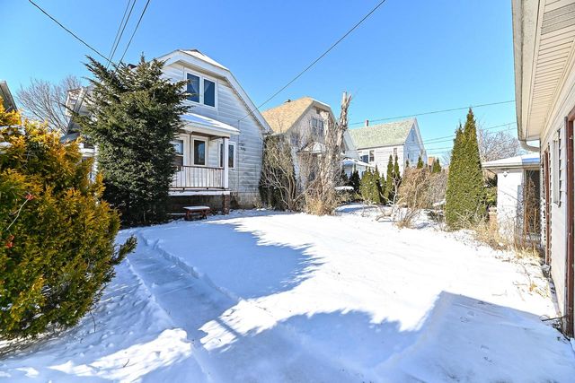 3032 S 7th STREET, Milwaukee, WI 53215