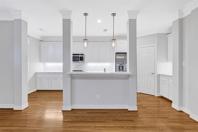 1512 W Clay Street, Houston, TX 77019