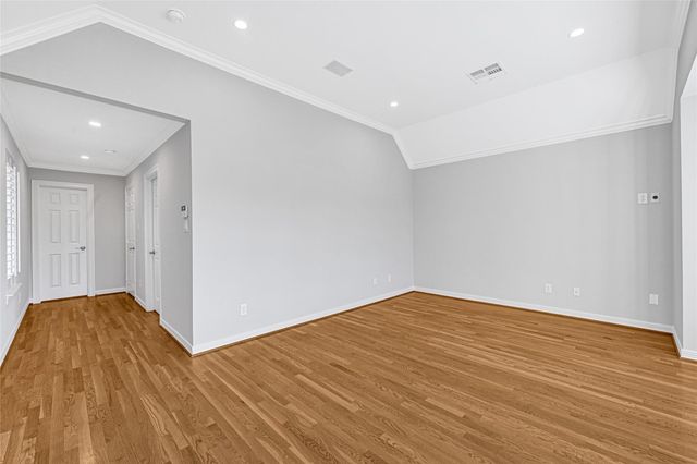 1512 W Clay Street, Houston, TX 77019