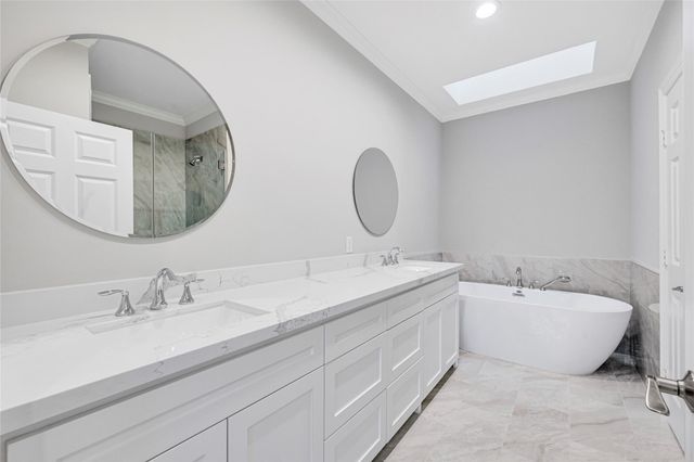 1512 W Clay Street, Houston, TX 77019