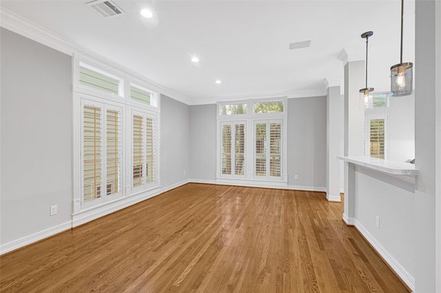 1512 W Clay Street, Houston, TX 77019