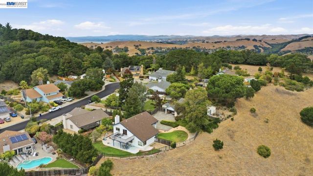 3814 Painted Pony Rd, El Sobrante, CA 94803