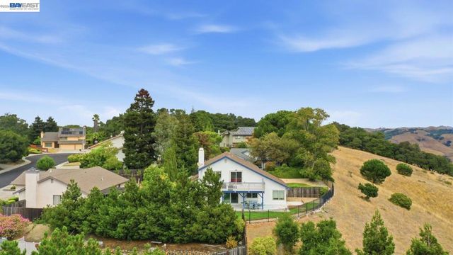 3814 Painted Pony Rd, El Sobrante, CA 94803