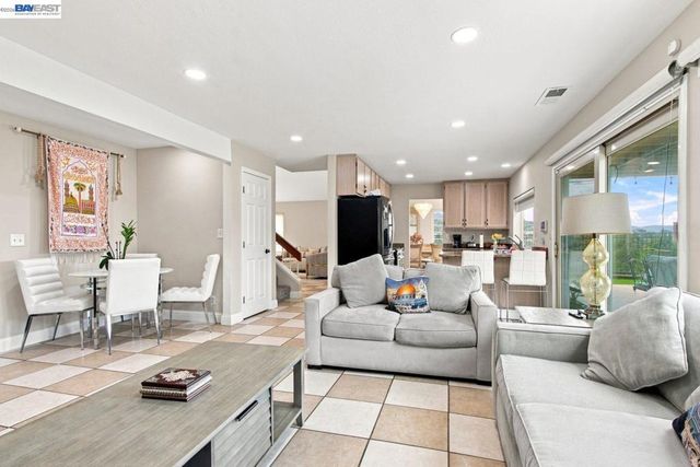 3814 Painted Pony Rd, El Sobrante, CA 94803