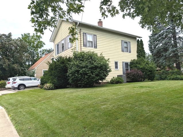 802 Erie Street, Elgin, IL 60123