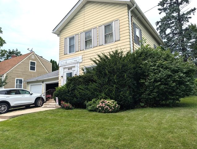 802 Erie Street, Elgin, IL 60123