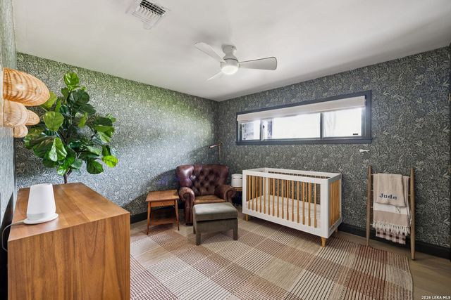 210 WOODCREST DR, San Antonio, TX 78209
