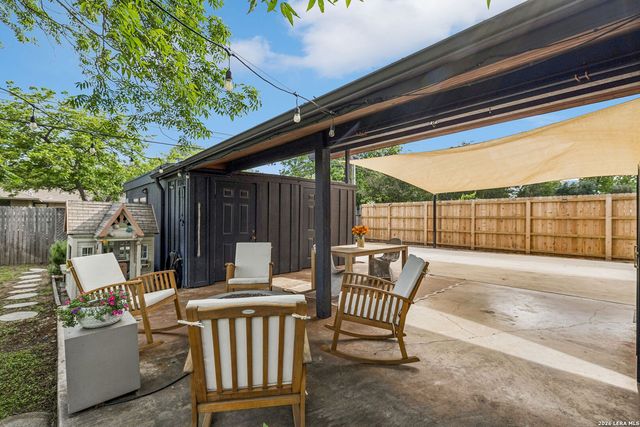 210 WOODCREST DR, San Antonio, TX 78209
