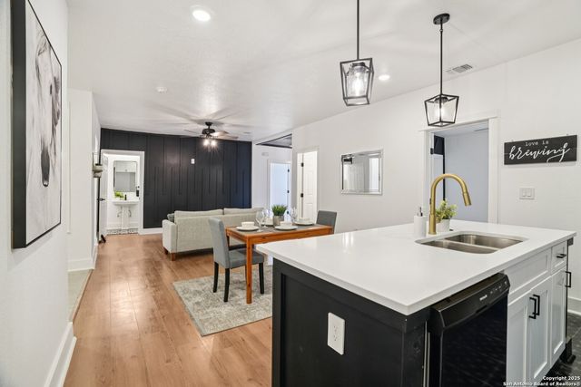 547 Rigsby, San Antonio, TX 78210