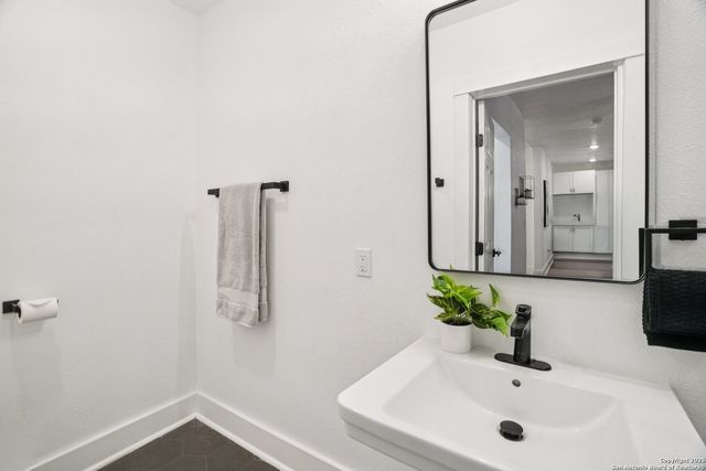547 Rigsby, San Antonio, TX 78210