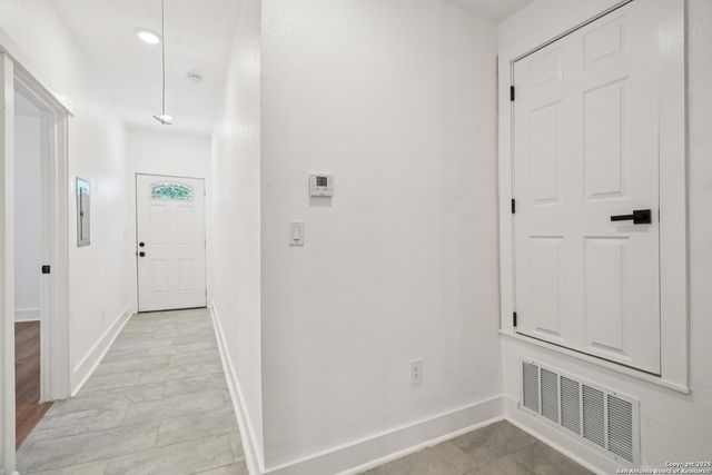 547 Rigsby, San Antonio, TX 78210