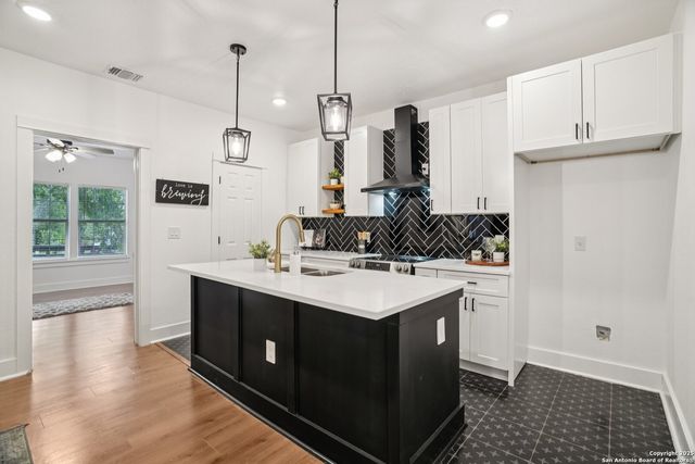 547 Rigsby, San Antonio, TX 78210