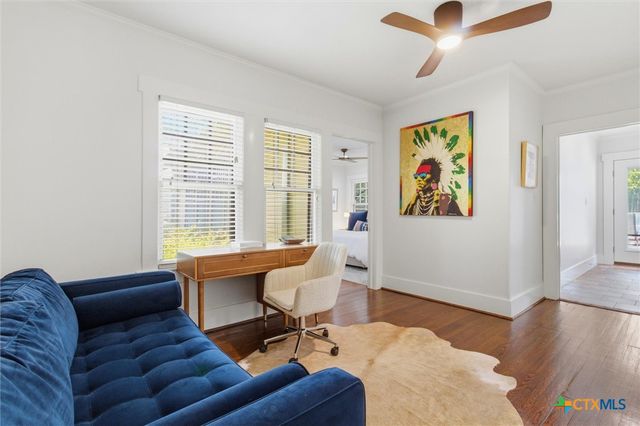 1120 W Hopkins Street, San Marcos, TX 78666