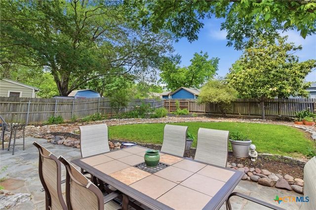 1120 W Hopkins Street, San Marcos, TX 78666
