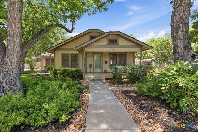 1120 W Hopkins Street, San Marcos, TX 78666