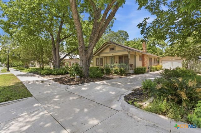 1120 W Hopkins Street, San Marcos, TX 78666