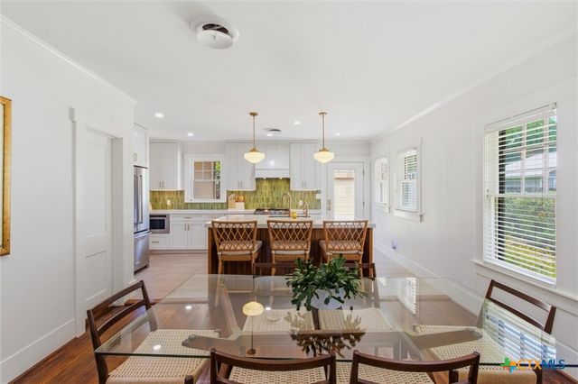 1120 W Hopkins Street, San Marcos, TX 78666