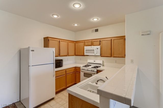 2201 Ramsgate Drive 1122, Henderson, NV 89074