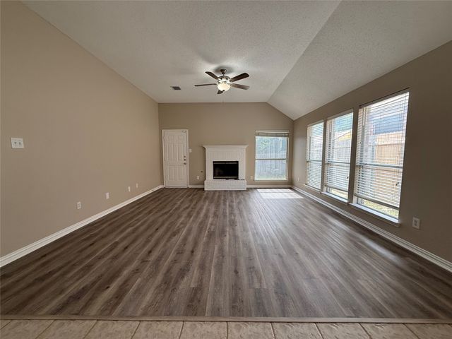 6824 Amberdale Drive, Fort Worth, TX 76137