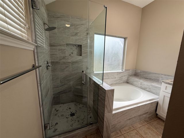 6824 Amberdale Drive, Fort Worth, TX 76137