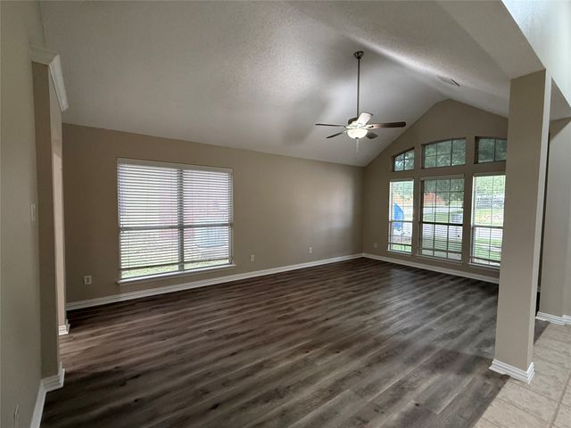 6824 Amberdale Drive, Fort Worth, TX 76137