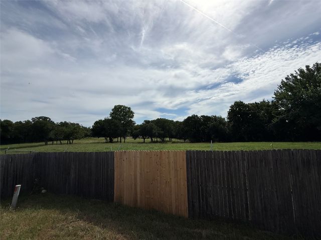 6824 Amberdale Drive, Fort Worth, TX 76137