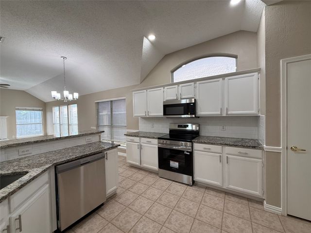 6824 Amberdale Drive, Fort Worth, TX 76137