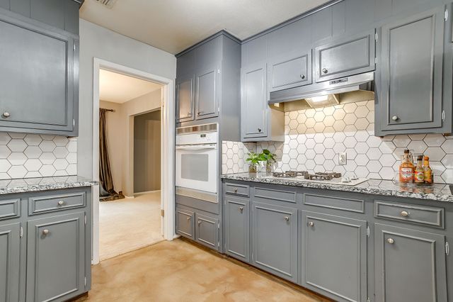 4000 Sundown Drive, Benbrook, TX 76116