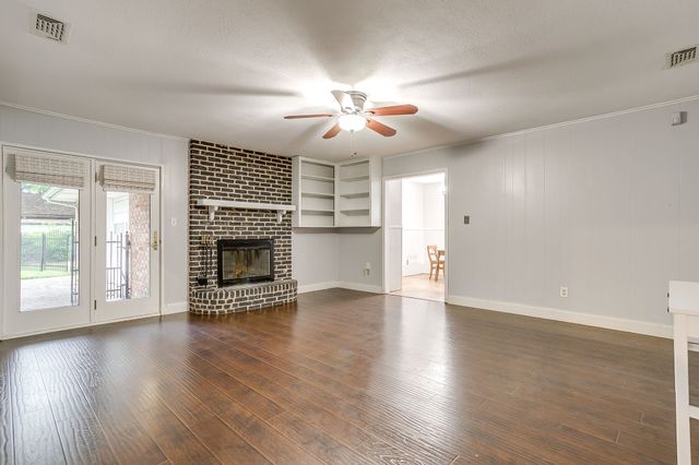 4000 Sundown Drive, Benbrook, TX 76116