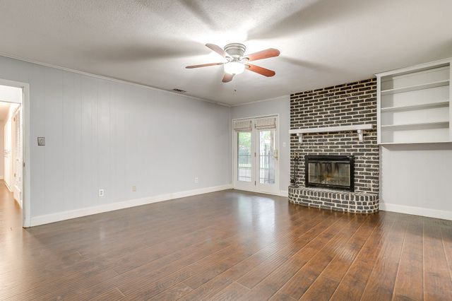 4000 Sundown Drive, Benbrook, TX 76116