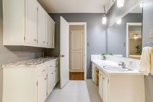 4000 Sundown Drive, Benbrook, TX 76116