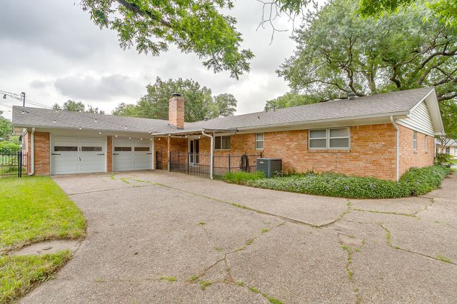 4000 Sundown Drive, Benbrook, TX 76116