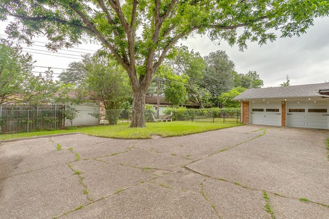 4000 Sundown Drive, Benbrook, TX 76116