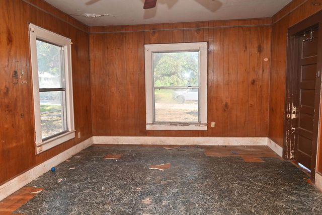 2121 AVENUE G, Wichita Falls, TX 76309