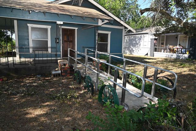 2121 AVENUE G, Wichita Falls, TX 76309