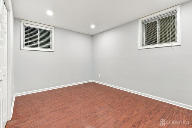 25 College Drive, Edison, NJ 08817