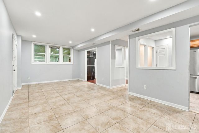 25 College Drive, Edison, NJ 08817