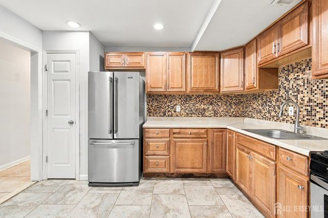 25 College Drive, Edison, NJ 08817
