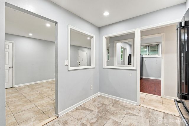 25 College Drive, Edison, NJ 08817