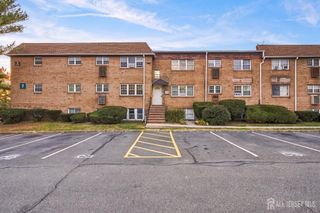 25 College Drive, Edison, NJ 08817