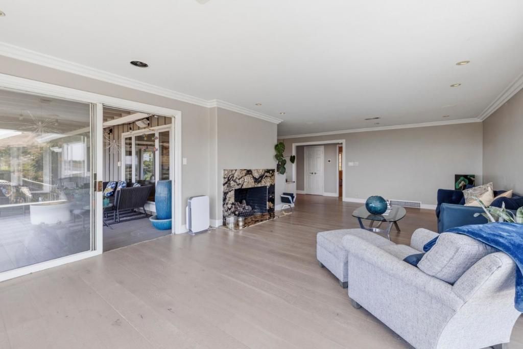 Image 16 of property listing at 15761 E Alta Vista Way, San Jose, CA 95127