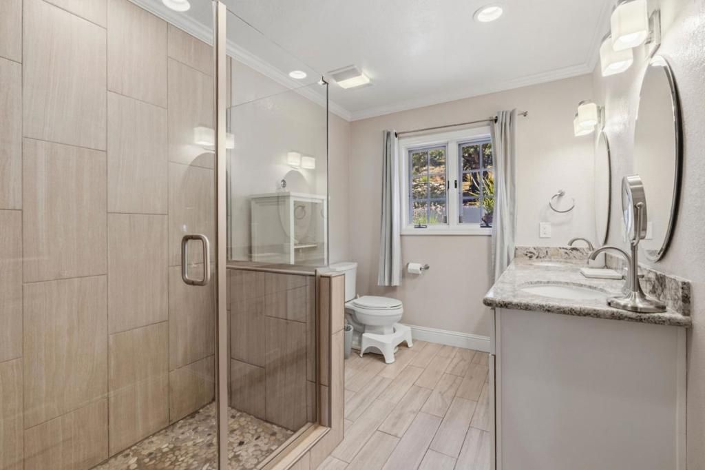 Image 21 of property listing at 15761 E Alta Vista Way, San Jose, CA 95127
