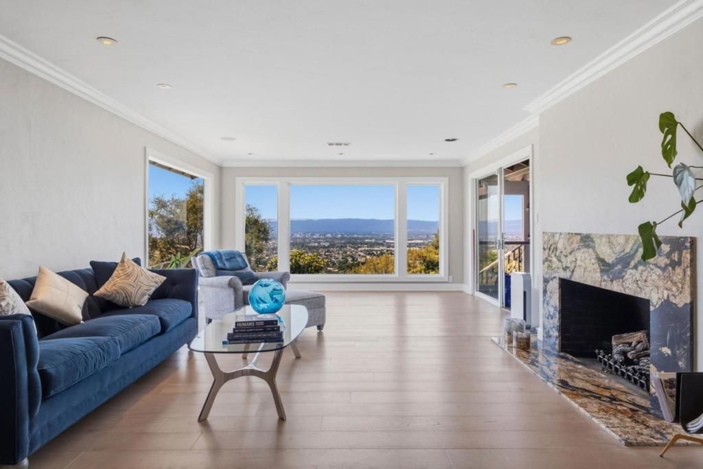 Image 3 of property listing at 15761 E Alta Vista Way, San Jose, CA 95127