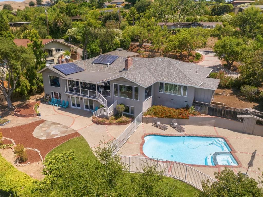 Image 35 of property listing at 15761 E Alta Vista Way, San Jose, CA 95127