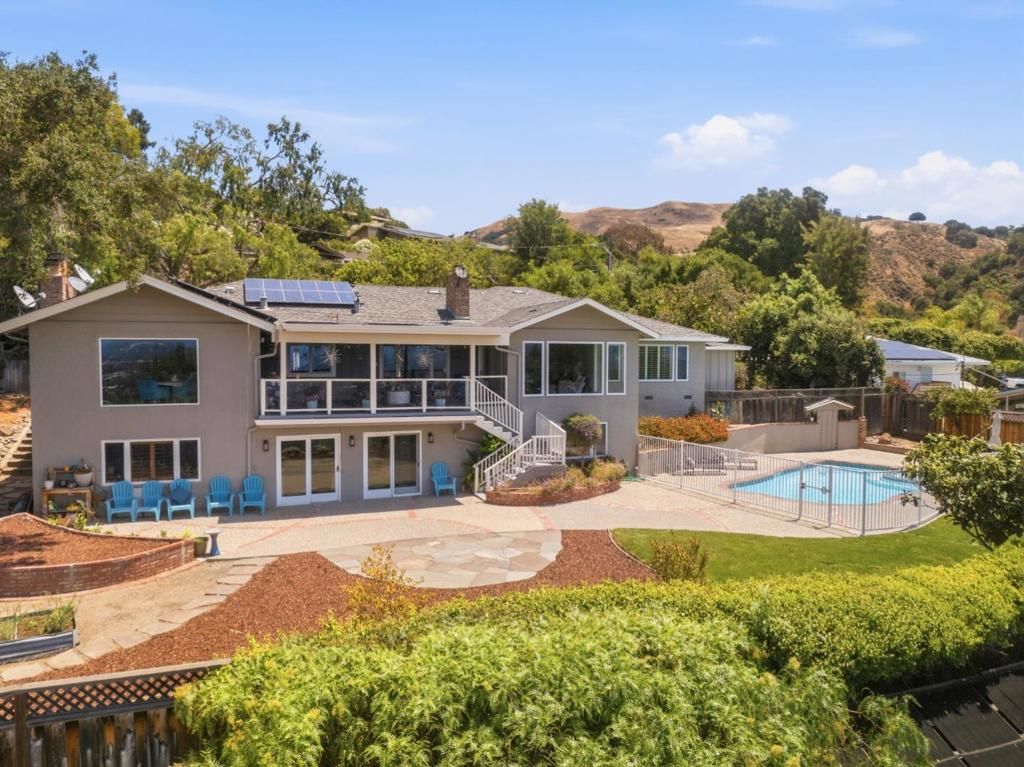 Image 54 of property listing at 15761 E Alta Vista Way, San Jose, CA 95127