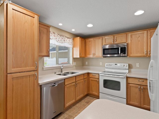 608 Se 15TH Ave, Battle Ground, WA 98604