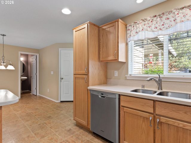 608 Se 15TH Ave, Battle Ground, WA 98604