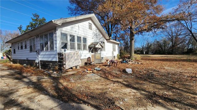 808 E Atkinson Street, Pittsburg, KS 66762