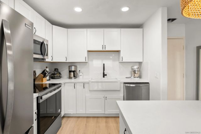 4015 Crown Point 104, San Diego, CA 92109